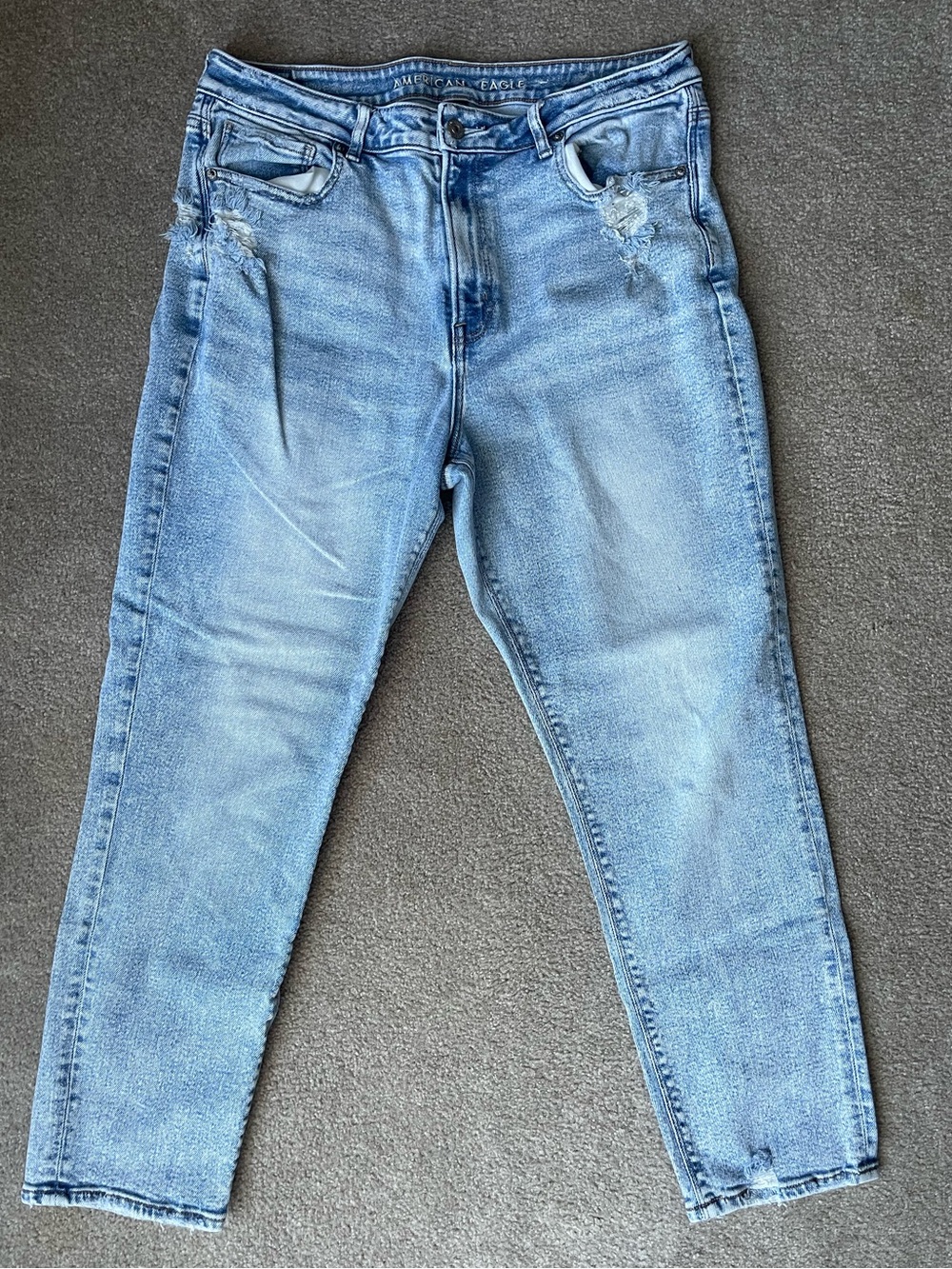 American Eagle 🦅 Mom Jeans